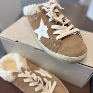 Golden Goose size 7.5 Tabacco/White Suede Leather Star Shearling Lining